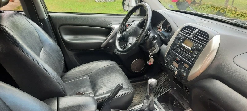 Toyota Rav4, снимка 4 - Автомобили и джипове - 46357167