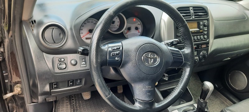 Toyota Rav4, снимка 10 - Автомобили и джипове - 46357167