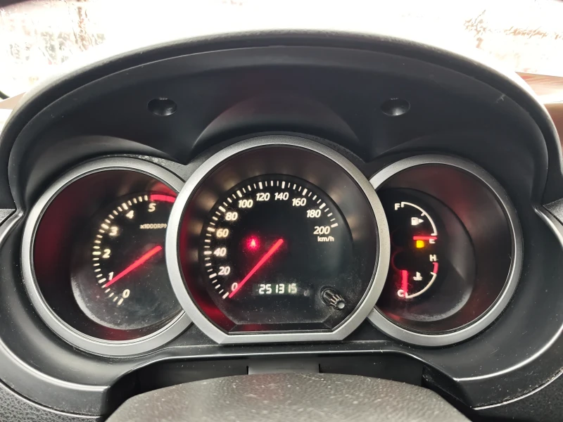 Suzuki Grand vitara 4x4 КОЖЕН САЛОН ШИБЕДАХ 1.9DDIS, снимка 13 - Автомобили и джипове - 52735073
