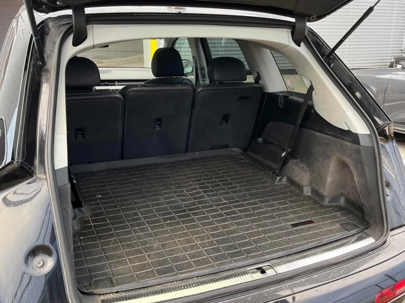 Audi Q7 * 3.0T Technik * CARFAX * ЦЕНА ДО БГ, снимка 13 - Автомобили и джипове - 52857185