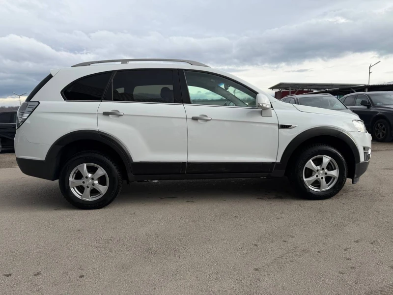 Chevrolet Captiva 2.2VCDi АВТОМАТИК 7МЕСТА 4x4 NAVI, снимка 8 - Автомобили и джипове - 53375144