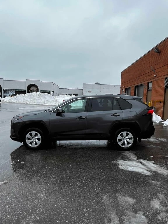 Toyota Rav4 * LE * CARFAX * БЕЗ ПЪРВОНАЧАЛНА ВНОСКА, снимка 2 - Автомобили и джипове - 53149903