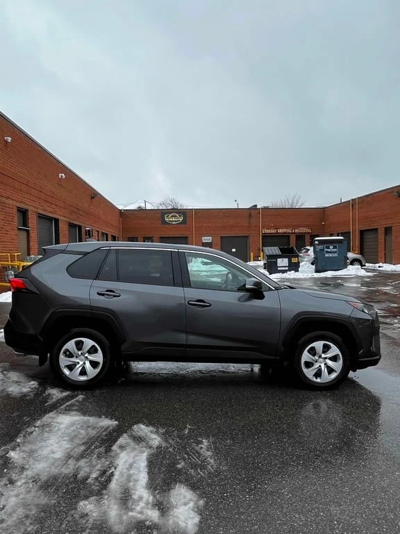 Toyota Rav4 * LE * CARFAX * БЕЗ ПЪРВОНАЧАЛНА ВНОСКА, снимка 3 - Автомобили и джипове - 53149903