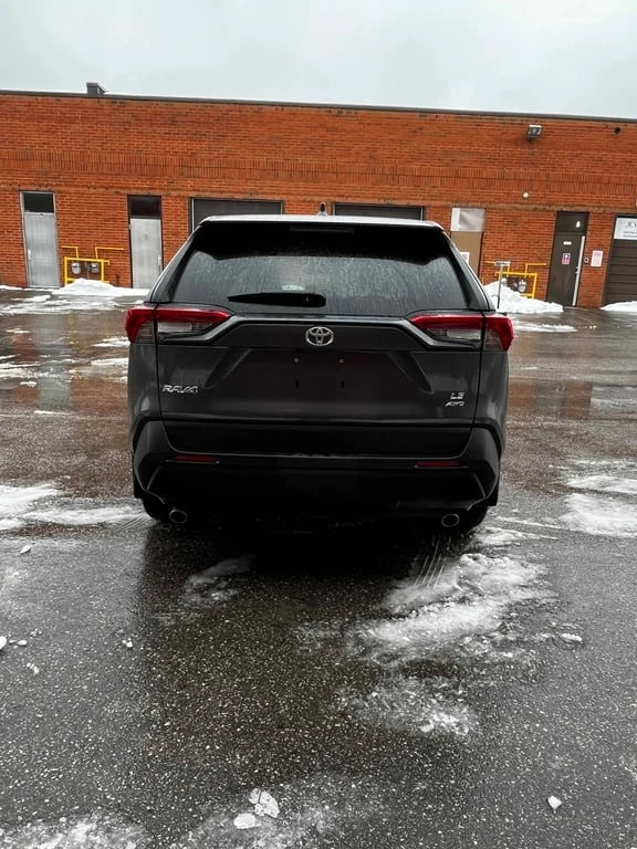 Toyota Rav4 * LE * CARFAX * БЕЗ ПЪРВОНАЧАЛНА ВНОСКА, снимка 4 - Автомобили и джипове - 53149903