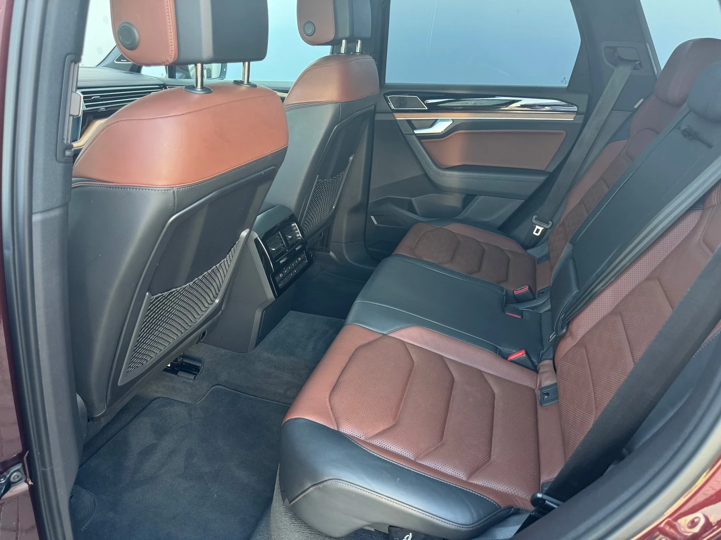 VW Touareg V8 TDI BMT 4MOTION - изображение 8