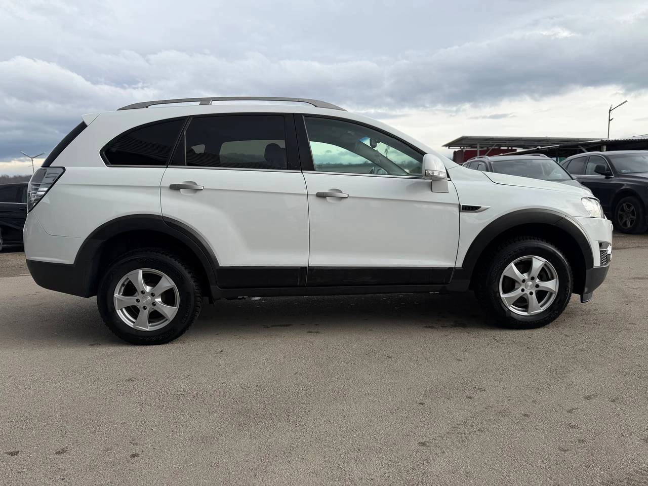 Chevrolet Captiva 2.2VCDi АВТОМАТИК 7МЕСТА 4x4 NAVI - изображение 8