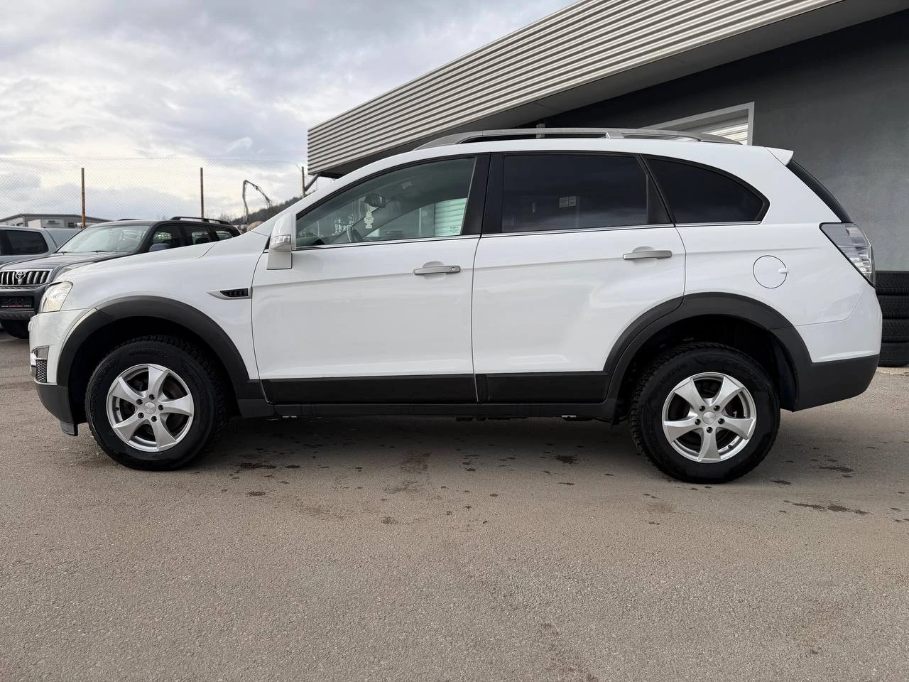 Chevrolet Captiva 2.2VCDi АВТОМАТИК 7МЕСТА 4x4 NAVI - изображение 7