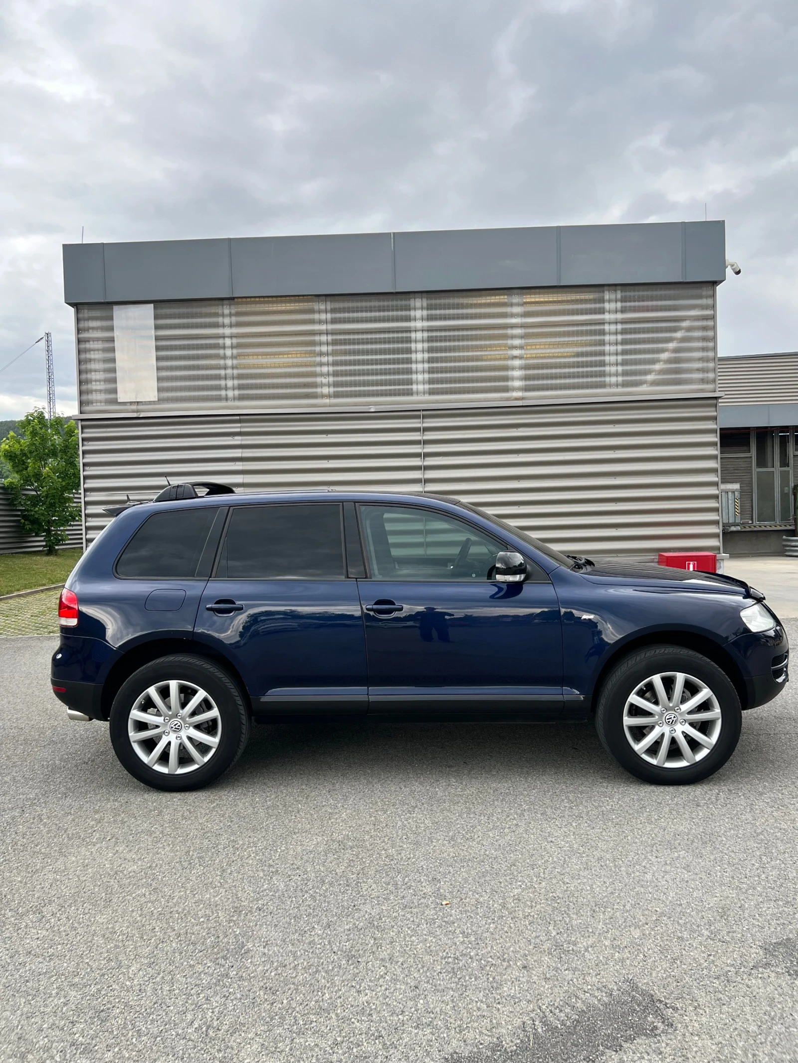 VW Touareg, снимка 3 - Автомобили и джипове - 54633874