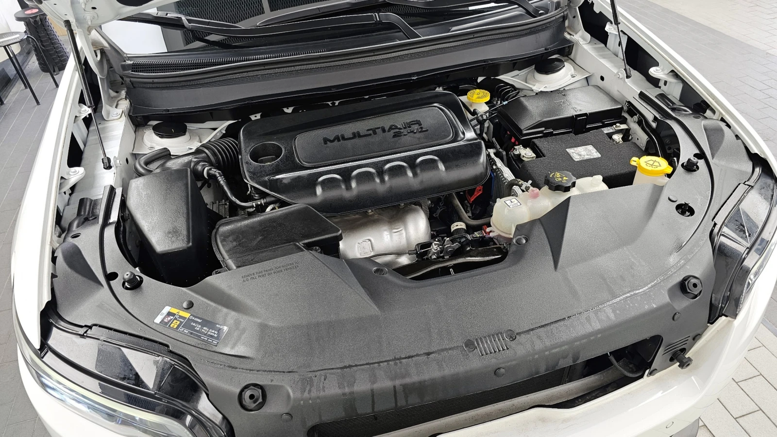 Jeep Compass (KL) * 2.4 Limited AWD, снимка 4 - Автомобили и джипове - 54635996