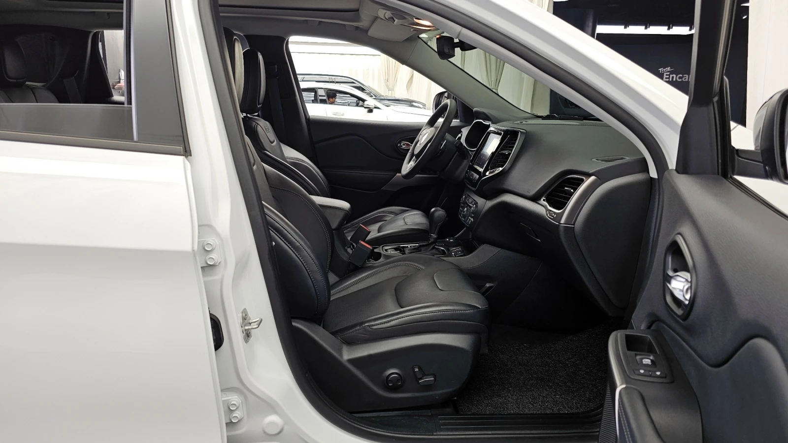 Jeep Compass (KL) * 2.4 Limited AWD, снимка 12 - Автомобили и джипове - 54635996