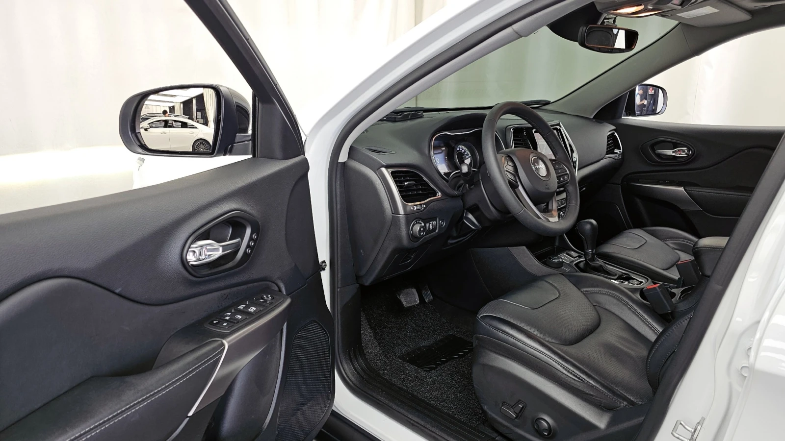 Jeep Compass (KL) * 2.4 Limited AWD, снимка 5 - Автомобили и джипове - 54635996