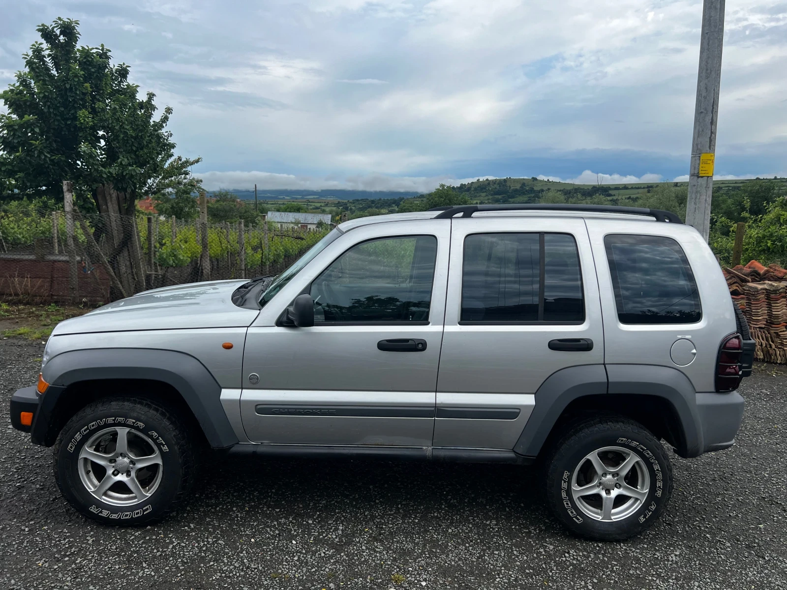Jeep Cherokee, снимка 4 - Автомобили и джипове - 54755258