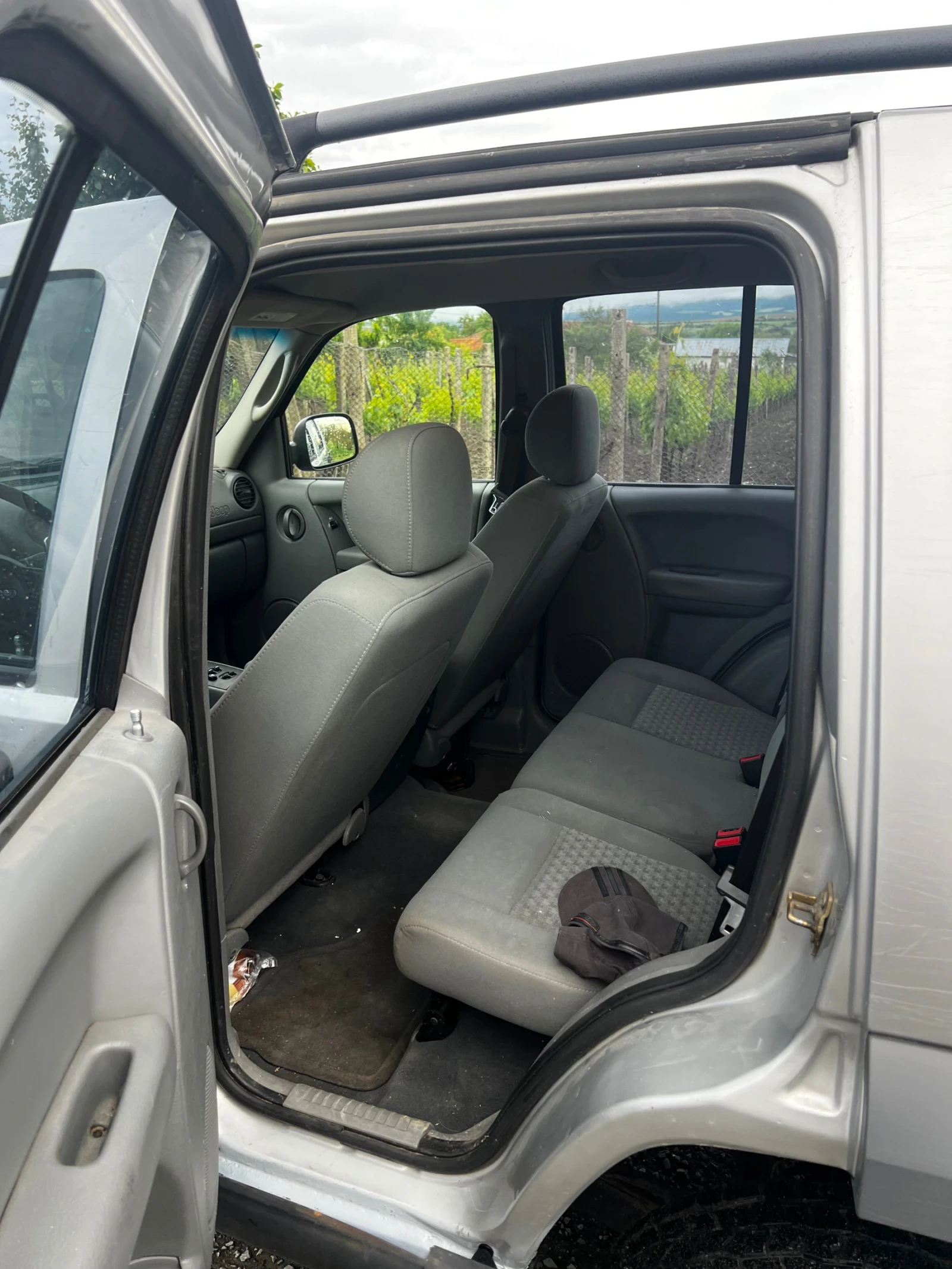Jeep Cherokee, снимка 12 - Автомобили и джипове - 54755258