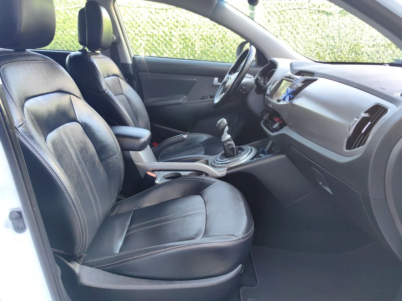 Kia Sportage 1.6i-136к.с Фейслифт Ксенон Кожа Навигация, снимка 13 - Автомобили и джипове - 55478304