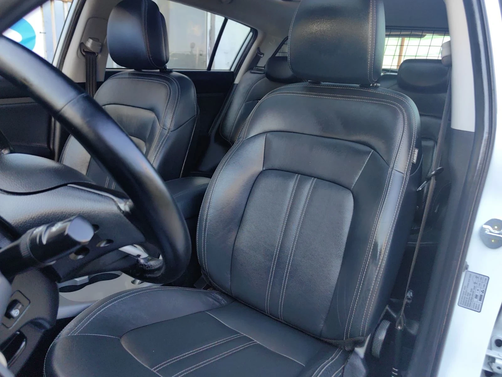 Kia Sportage 1.6i-136к.с Фейслифт Ксенон Кожа Навигация, снимка 9 - Автомобили и джипове - 55478304