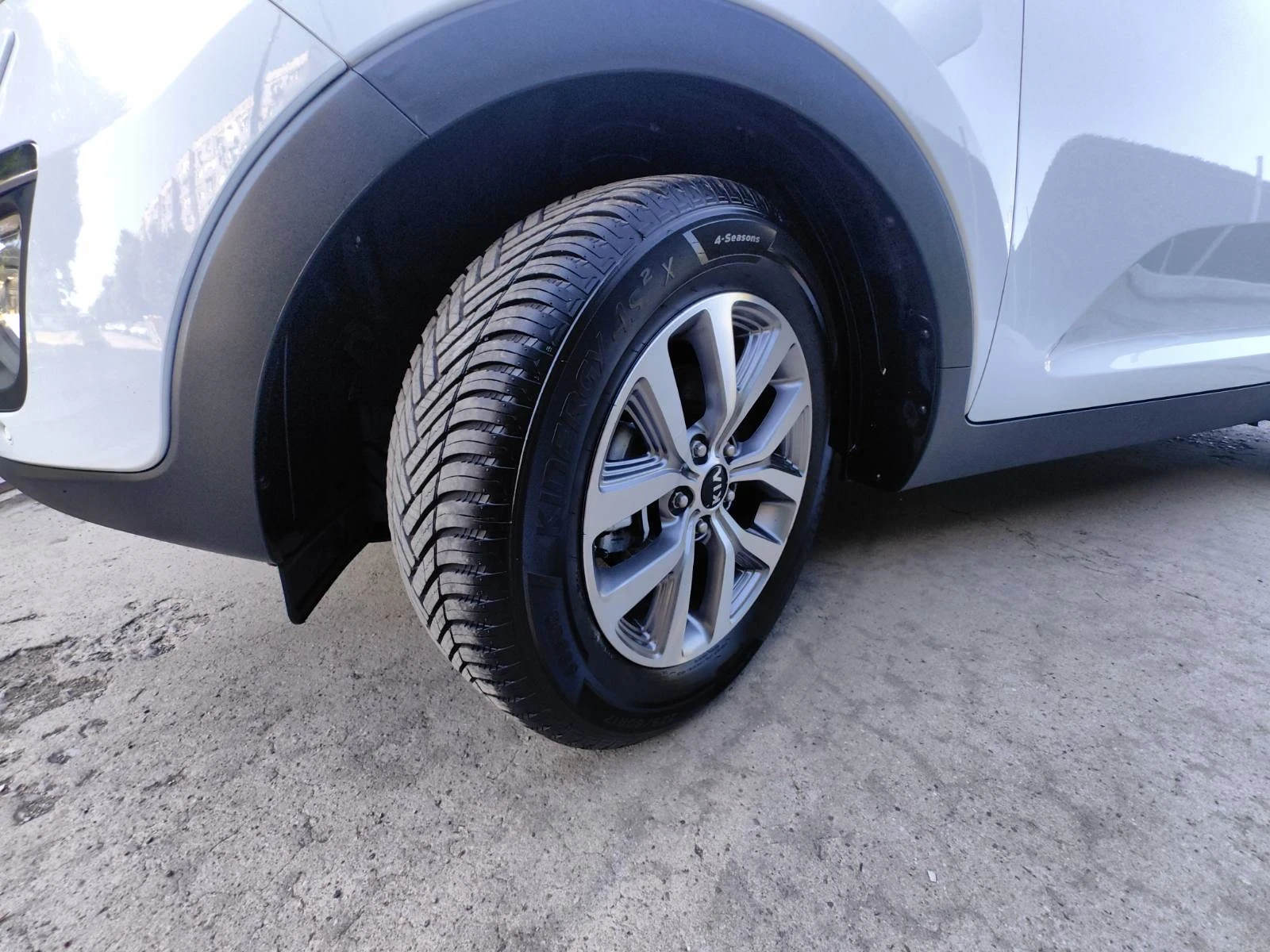 Kia Sportage 1.6i-136к.с Фейслифт Ксенон Кожа Навигация, снимка 17 - Автомобили и джипове - 55478304