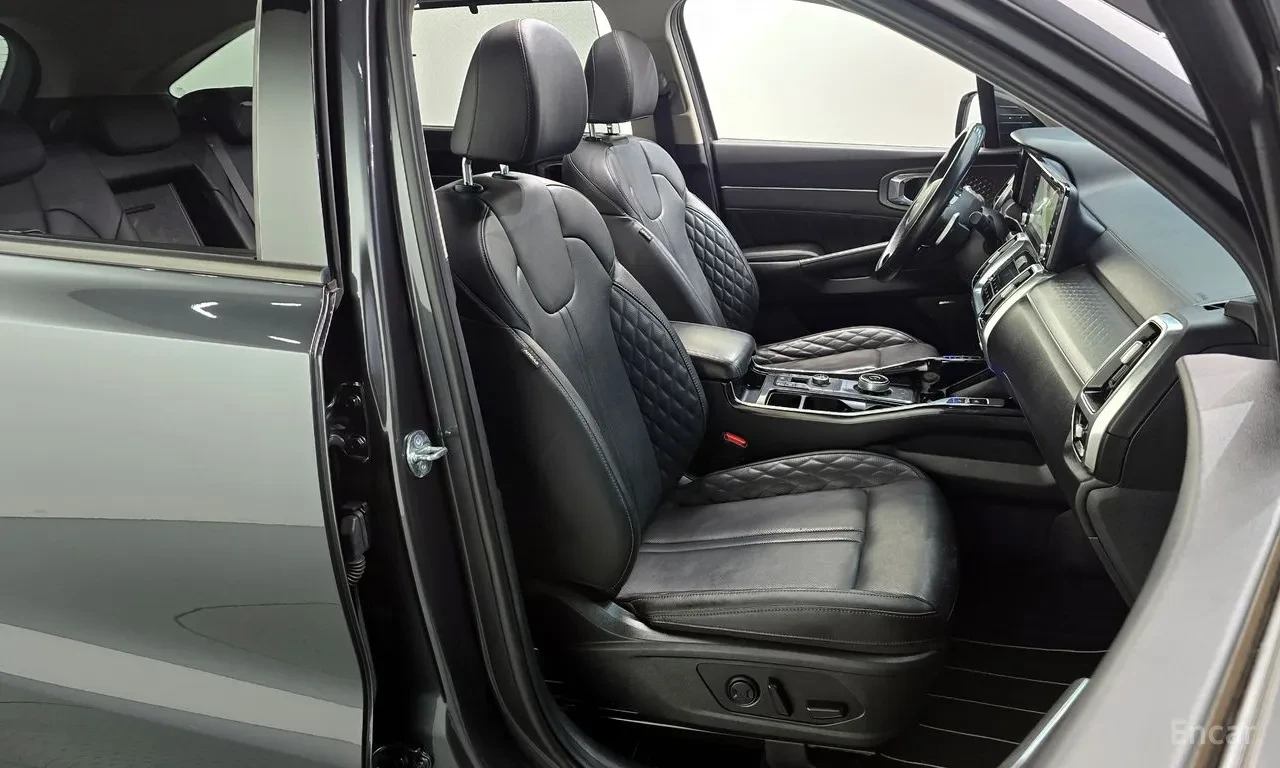 Kia Sorento 2.2 DIESEL AWD / GRAVITY / 360 КАМЕРИ /ОБДУХ/PANO , снимка 14 - Автомобили и джипове - 55752403