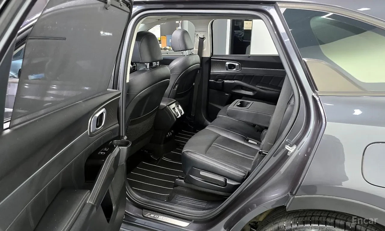 Kia Sorento 2.2 DIESEL AWD / GRAVITY / 360 КАМЕРИ /ОБДУХ/PANO , снимка 15 - Автомобили и джипове - 55752403