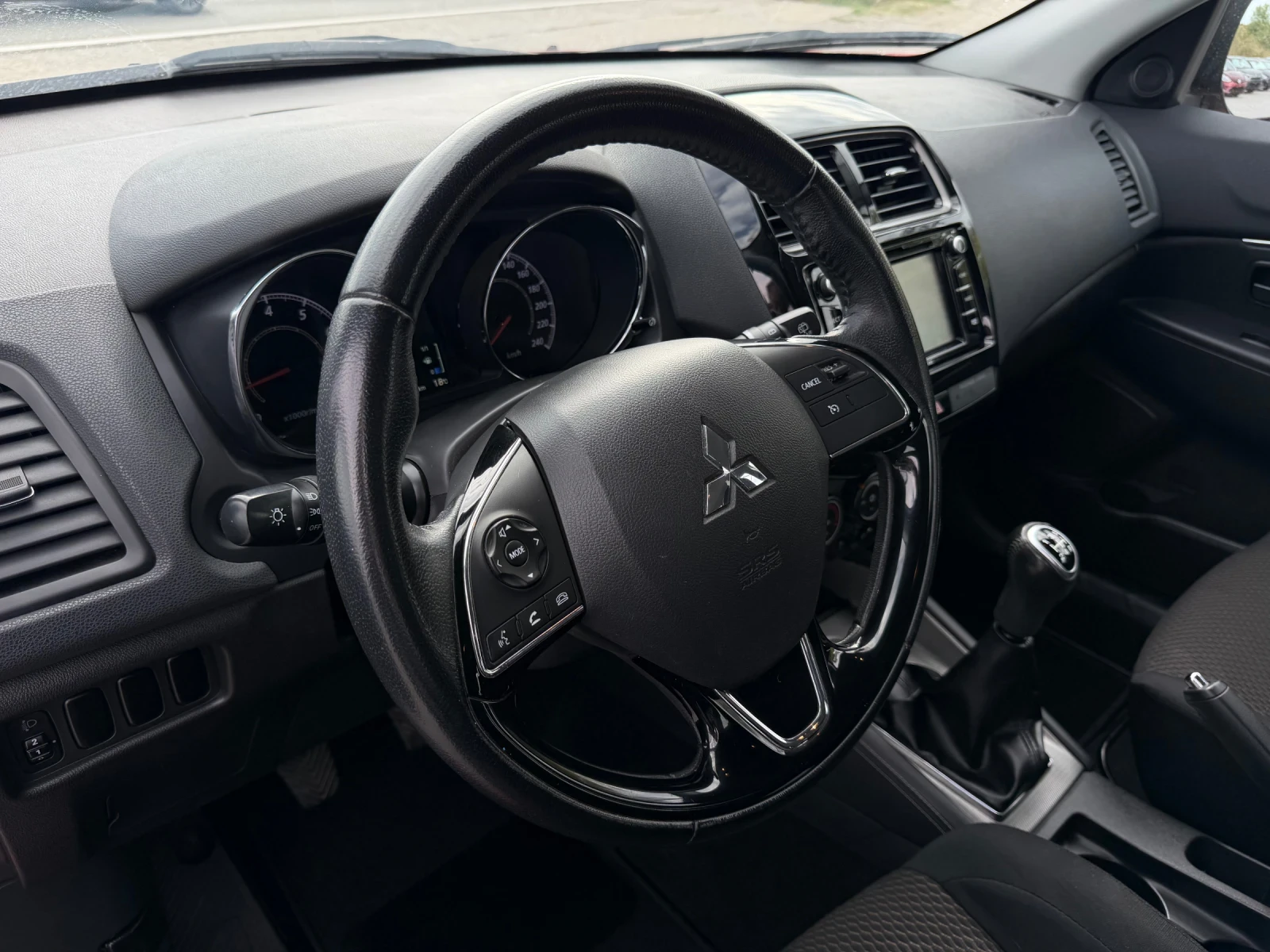 Mitsubishi ASX 1.6, снимка 13 - Автомобили и джипове - 56221639