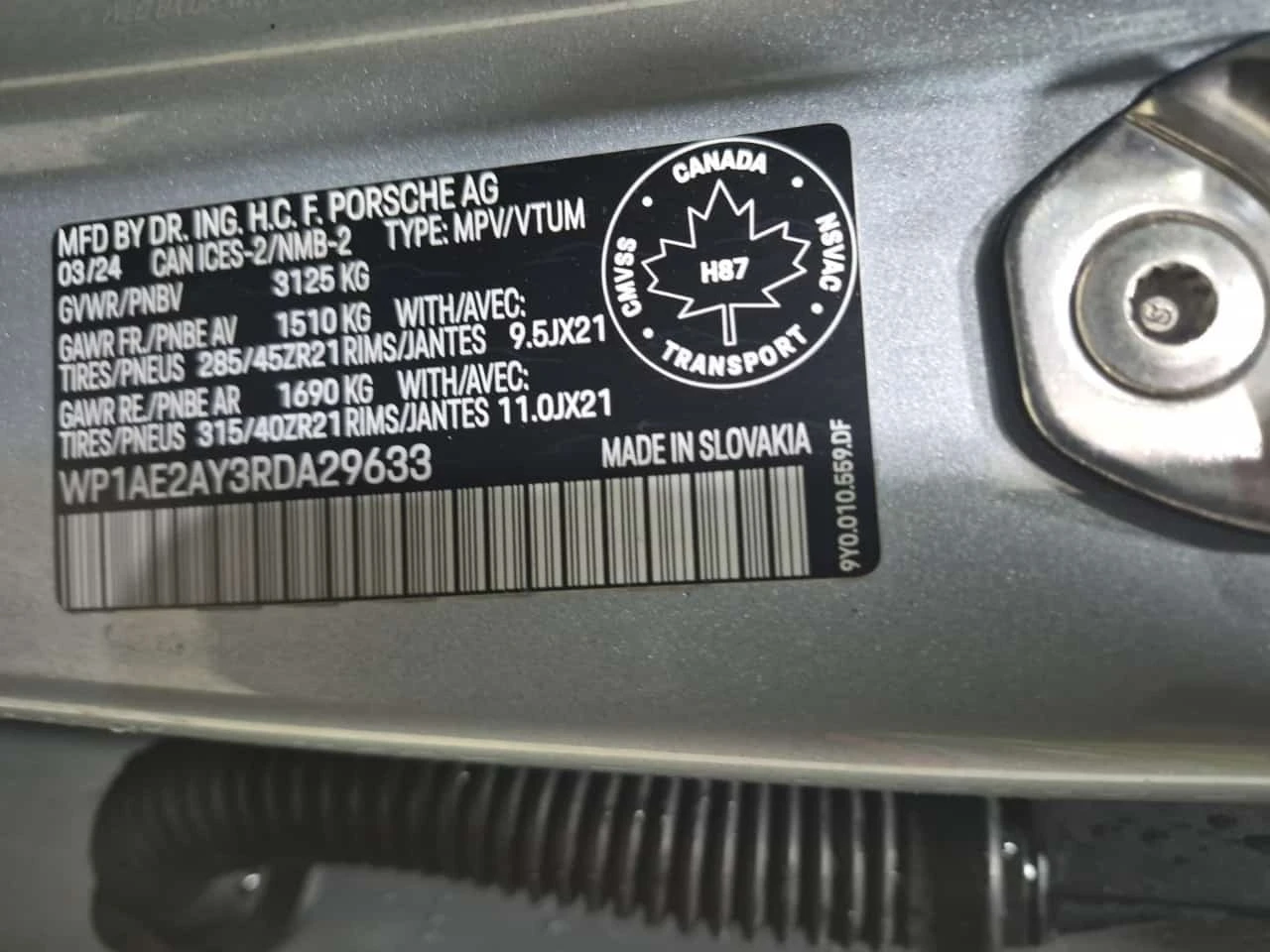 Porsche Cayenne E HYBRID * CARFAX * ФИНАНСИРАНЕ, снимка 16 - Автомобили и джипове - 56378321