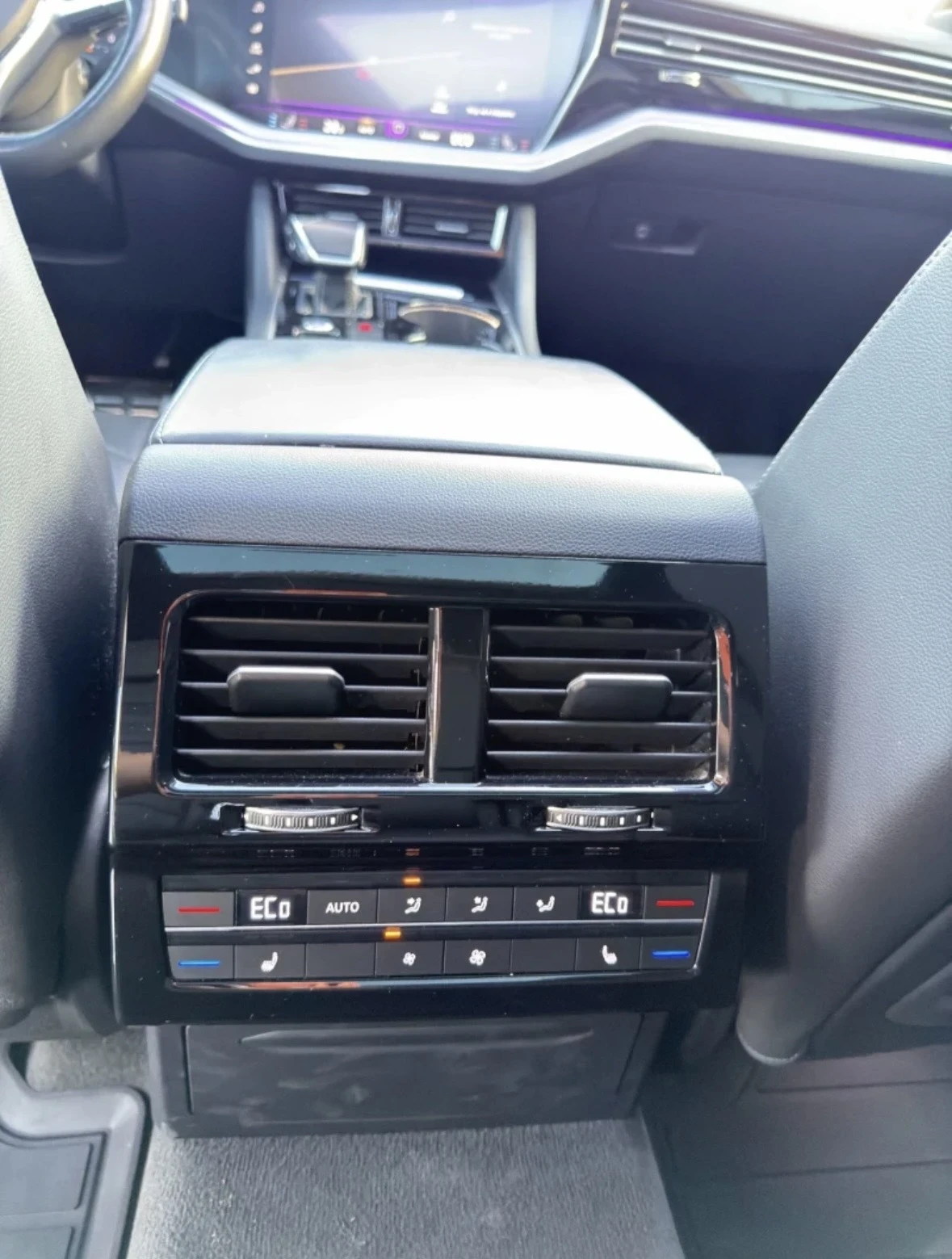 VW Touareg 3.0 R-Line, снимка 13 - Автомобили и джипове - 56577093