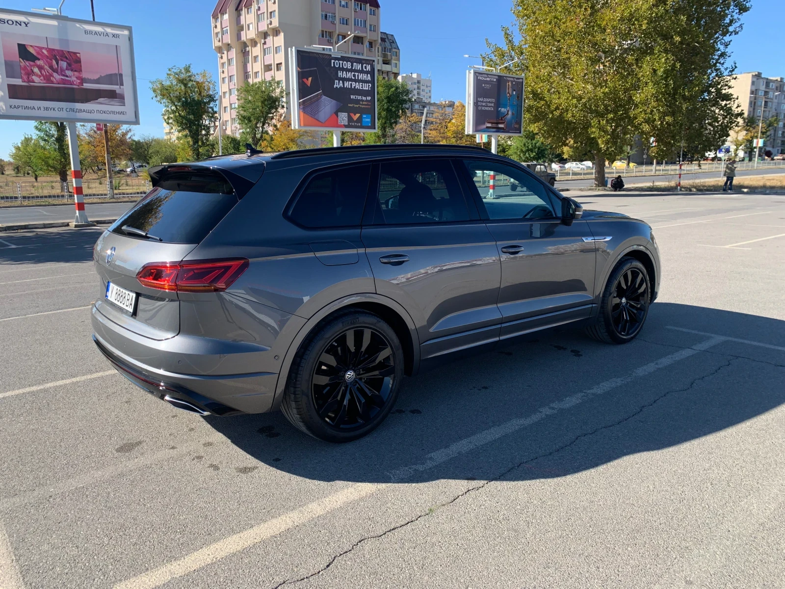 VW Touareg 3.0 R-Line, снимка 5 - Автомобили и джипове - 56577093