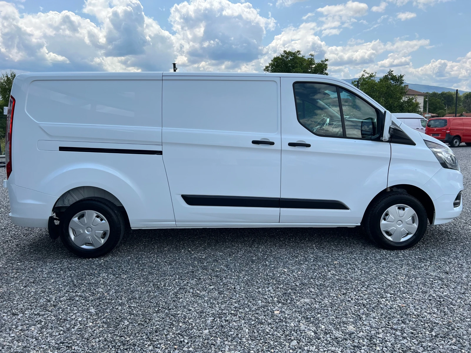 Ford Transit Custom 2.0TDCi ДЪЛГА БАЗА/3-МЕСТЕН/LED/PDC/Серв. история/, снимка 6 - Бусове и автобуси - 55175309