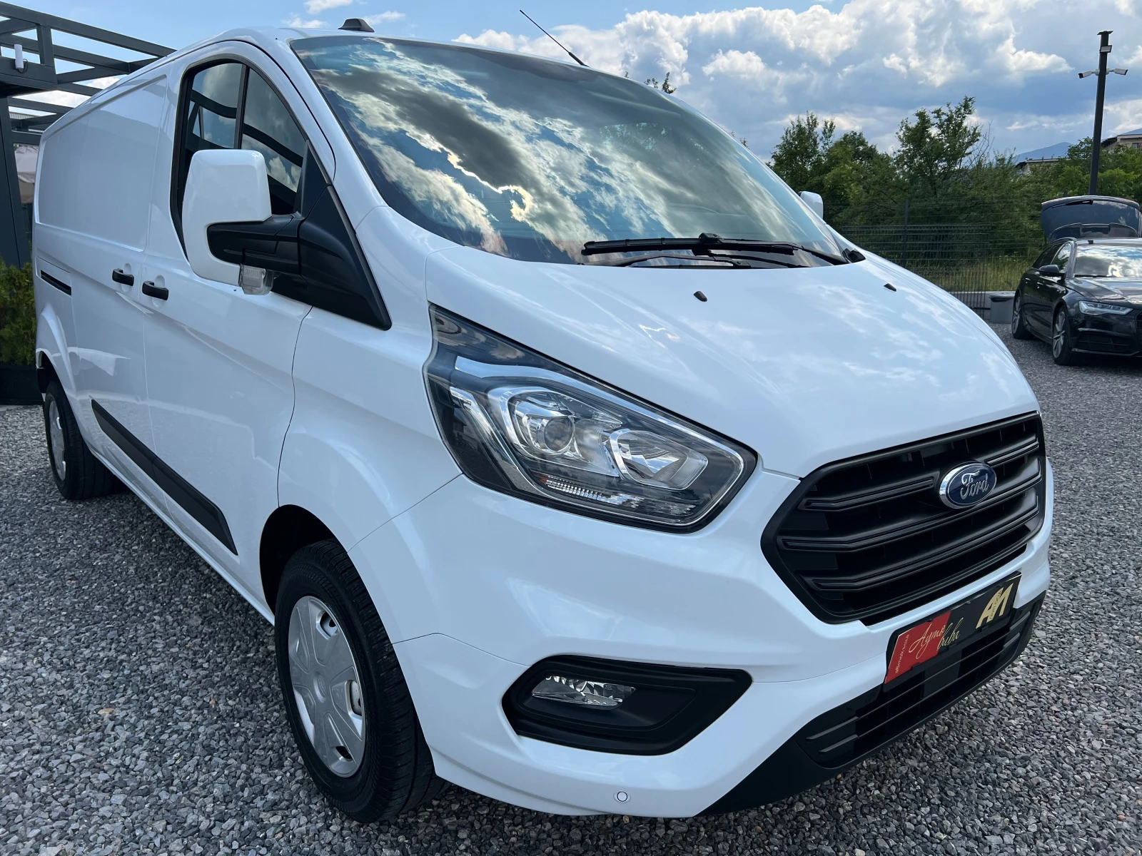 Ford Transit Custom 2.0TDCi ДЪЛГА БАЗА/3-МЕСТЕН/LED/PDC/Серв. история/, снимка 7 - Бусове и автобуси - 55175309