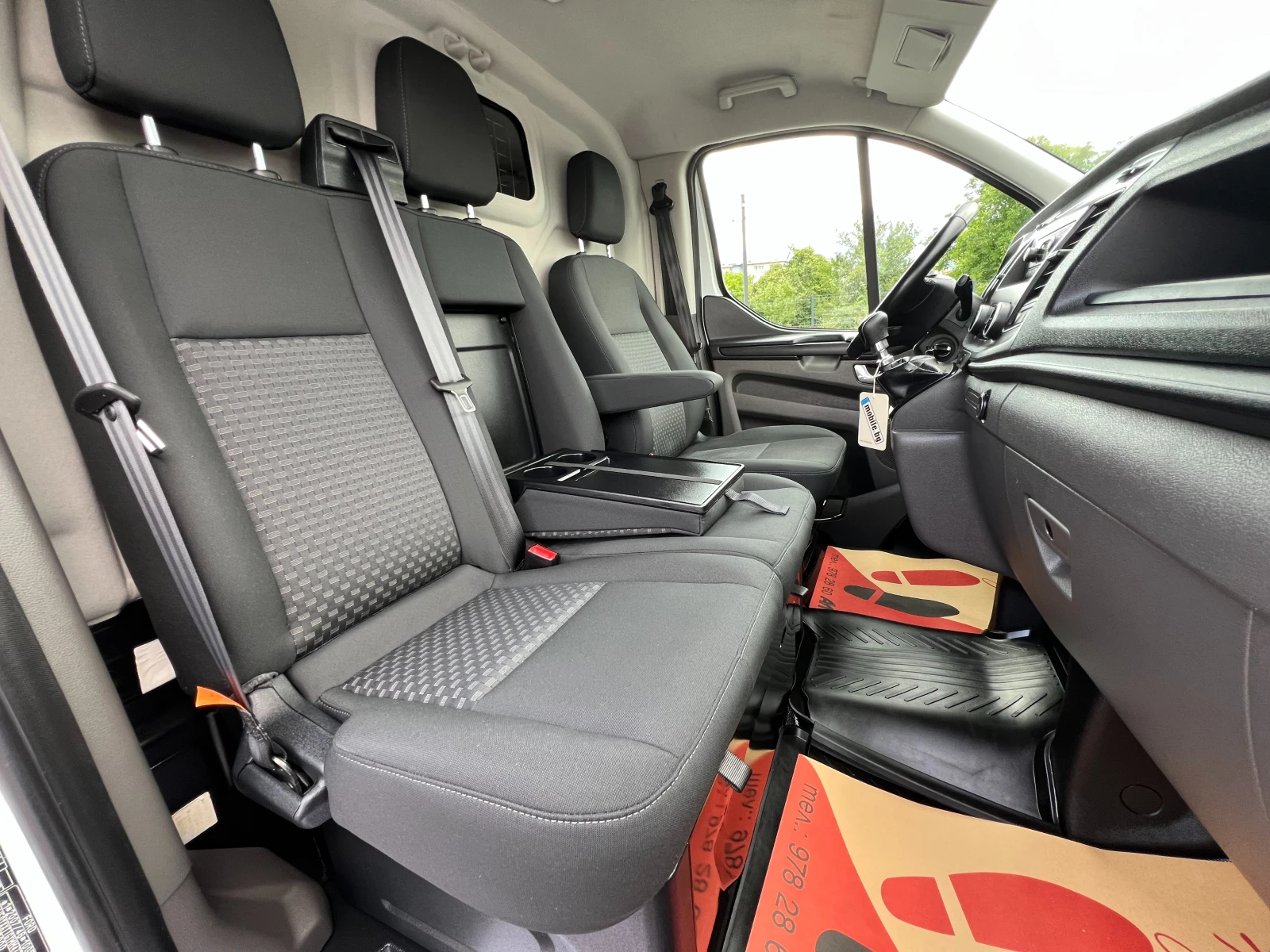 Ford Transit Custom 2.0TDCi ДЪЛГА БАЗА/3-МЕСТЕН/LED/PDC/Серв. история/, снимка 15 - Бусове и автобуси - 55175309