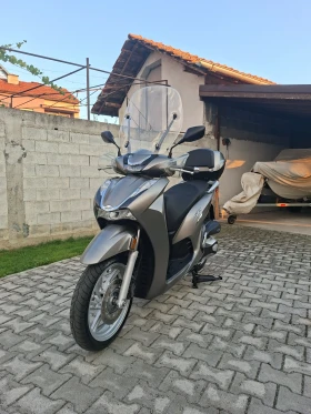 Honda Sh 350 ABS TC LED, снимка 1