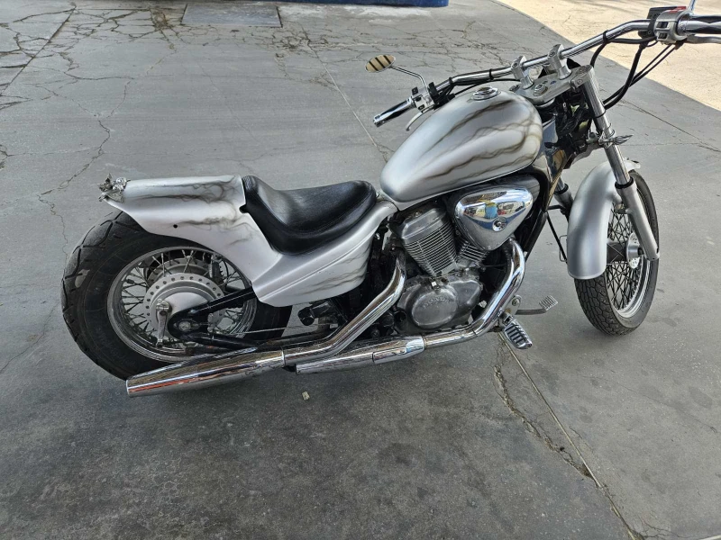 Honda Shadow VT600C, снимка 4 - Мотоциклети и мототехника - 52512499