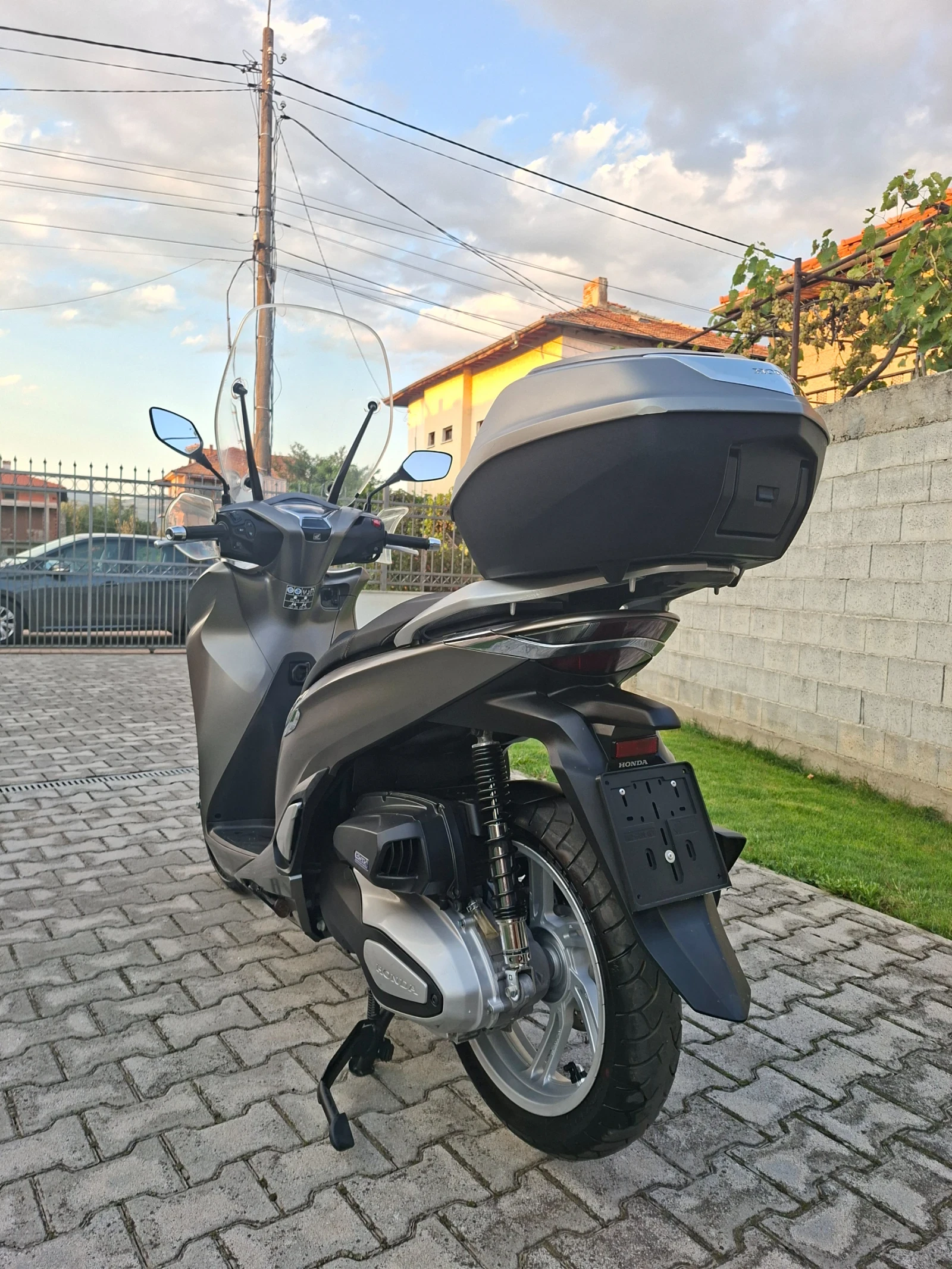 Honda Sh 350 ABS TC LED, снимка 8 - Мотоциклети и мототехника - 55971248