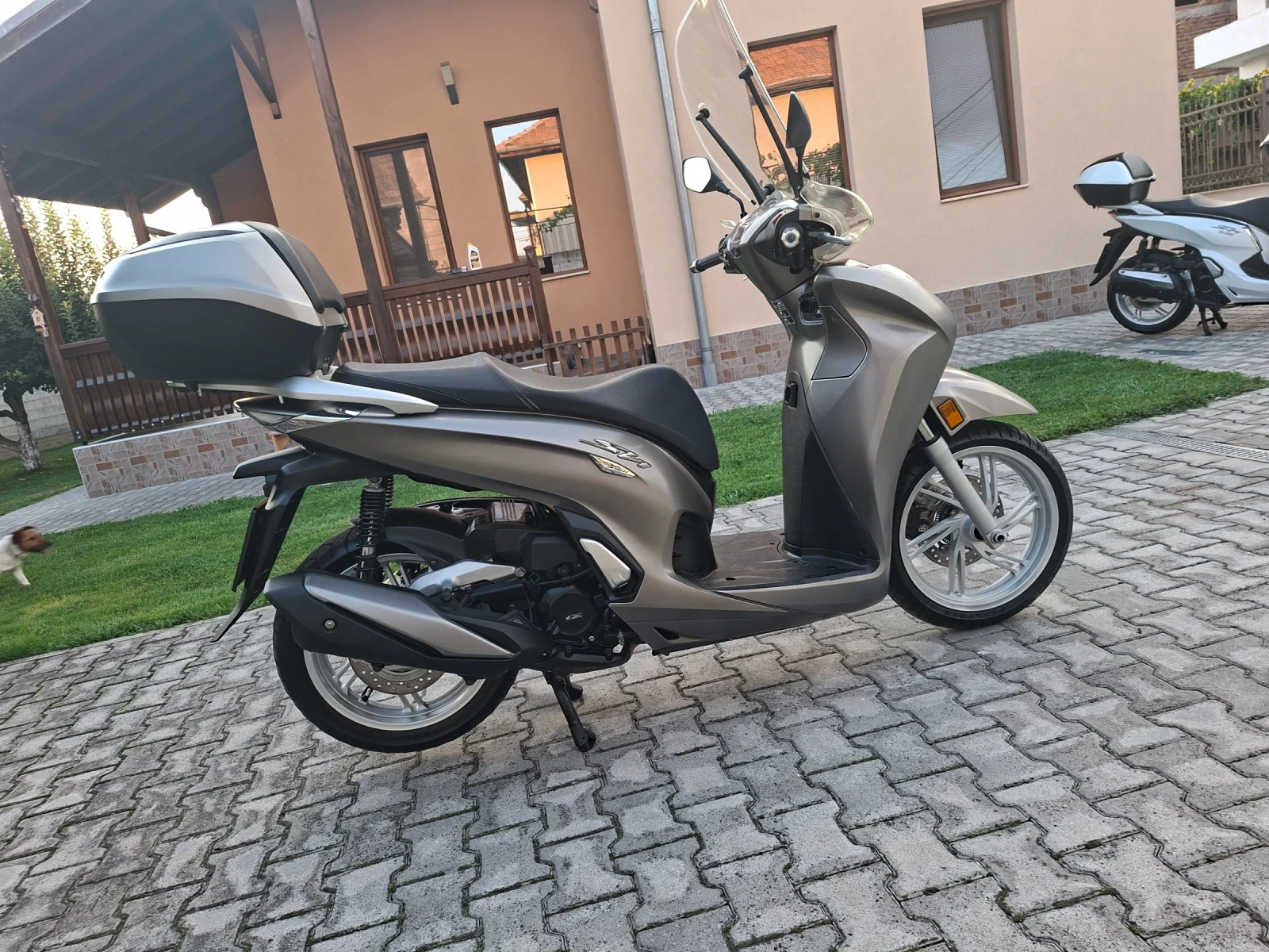 Honda Sh 350 ABS TC LED, снимка 5 - Мотоциклети и мототехника - 55971248