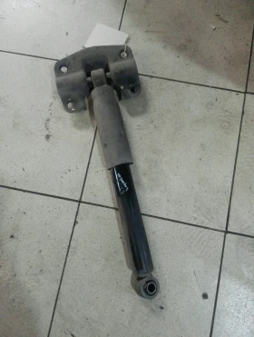 Амортисьор заден ляв Киа Карнивал 2.7Б
