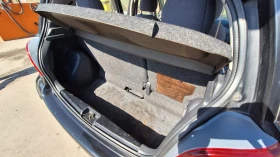 Toyota Yaris 1.3 VVT-i, снимка 14