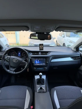 Toyota Avensis 1.8 147 кс., снимка 13