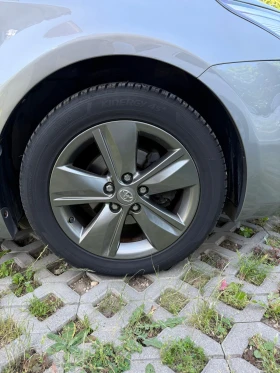 Toyota Avensis 1.8 147 кс., снимка 15