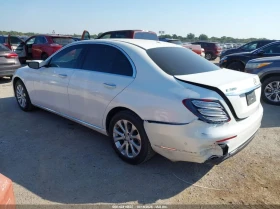 Mercedes-Benz E 300 * 4MATIC * CARFAX * БЕЗ ПЪРВОНАЧАЛНА ВНОСКА - 24650 лв. / 12603.34 € - 19359554 3