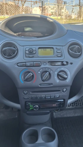 Toyota Yaris 1.3 VVT-i - 1400 € / 2738.16 лв. - 24544609 10