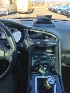 Peugeot 5008 2.0HDI navi Head up - 4300 € / 8410.07 лв. - 12241476 13