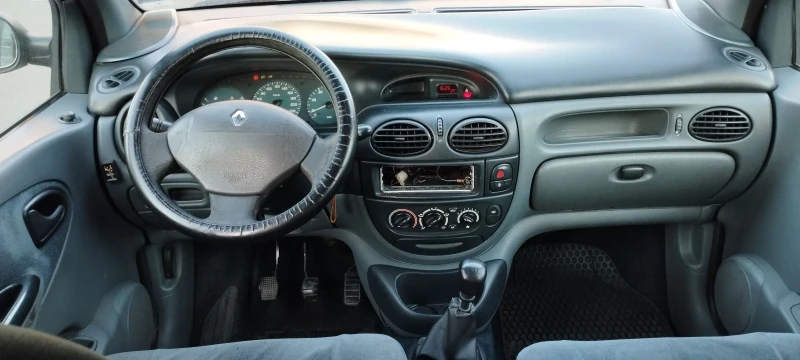 Renault Megane Scenic , снимка 9 - Автомобили и джипове - 47357211