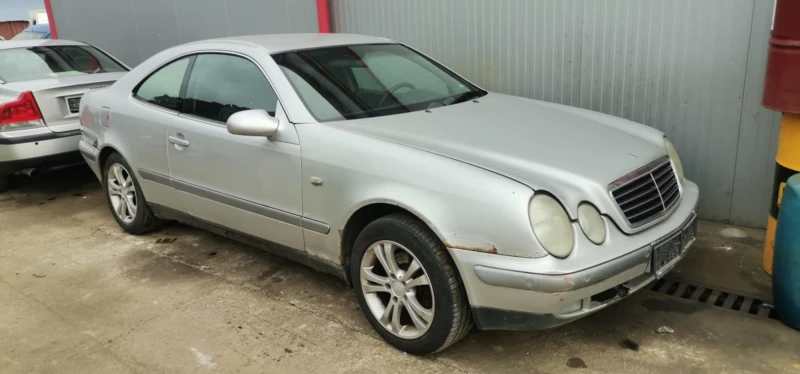 Mercedes-Benz CLK 2.0, снимка 1 - Автомобили и джипове - 48139895