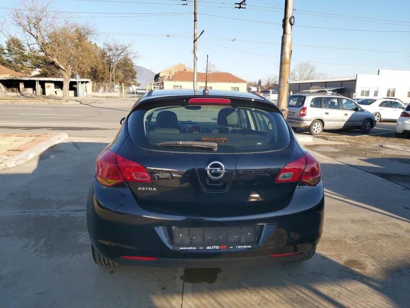 Opel Astra 1.4i-Euro-5A, снимка 6 - Автомобили и джипове - 48807626