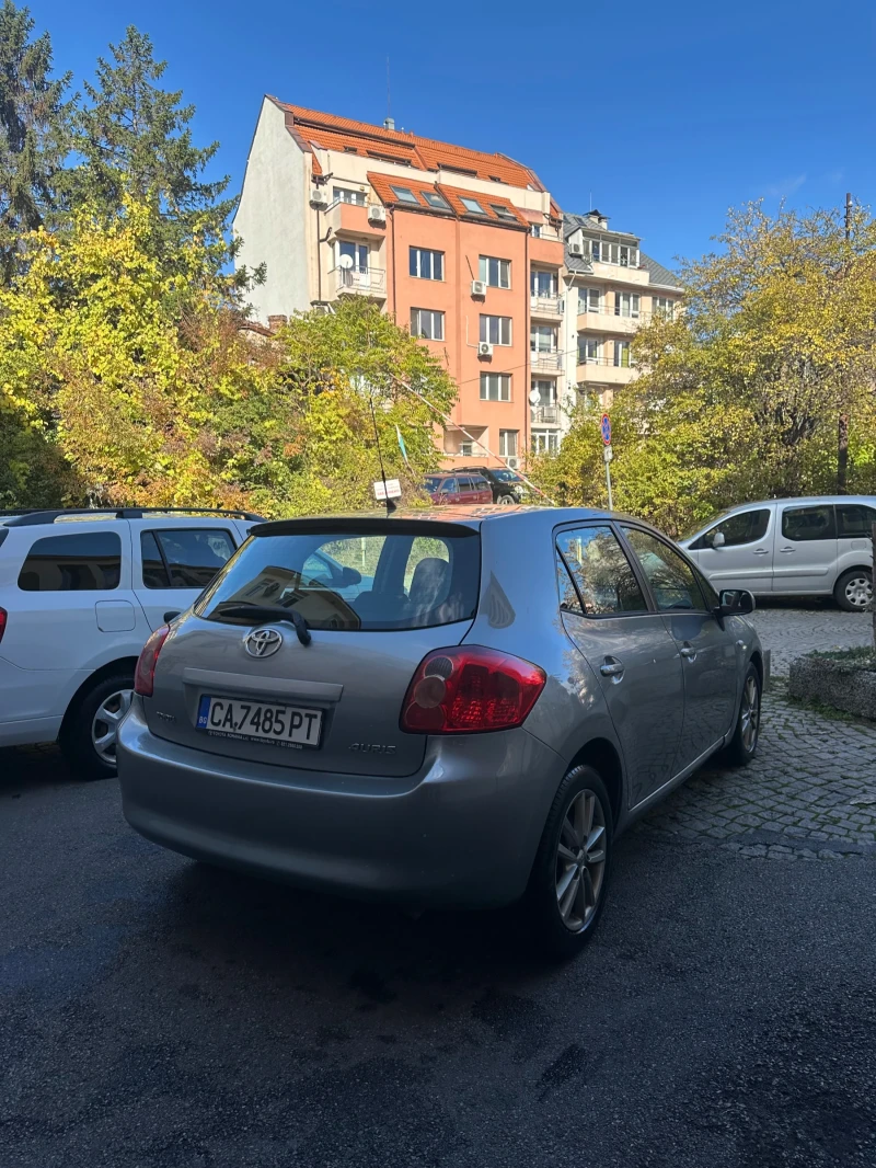 Toyota Auris, снимка 6 - Автомобили и джипове - 52380378