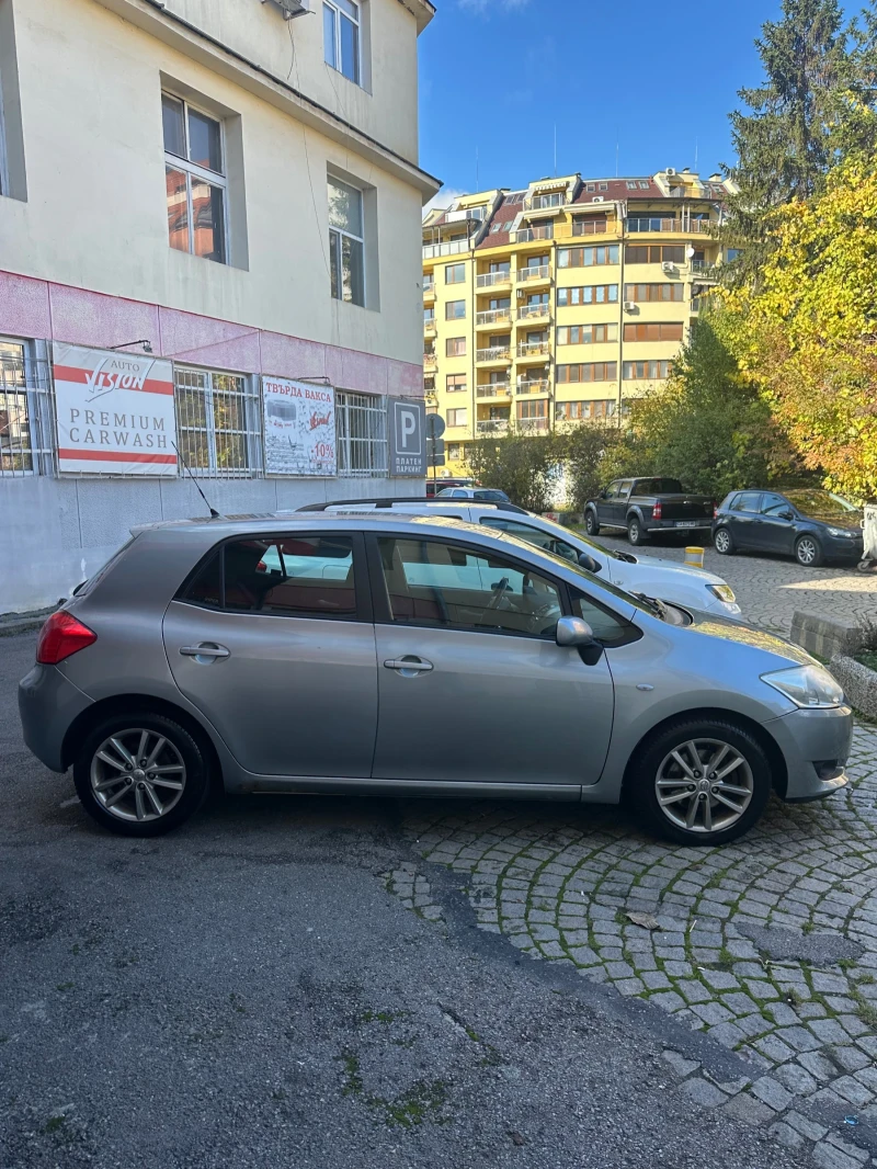 Toyota Auris, снимка 3 - Автомобили и джипове - 52380378