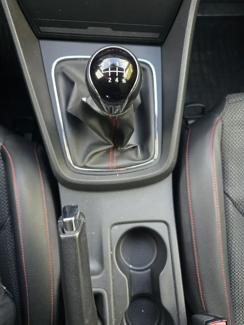 Seat Leon 2.0TDI/FR/LED/НАПЪЛНО ОБСЛУЖЕН, снимка 14 - Автомобили и джипове - 52816087