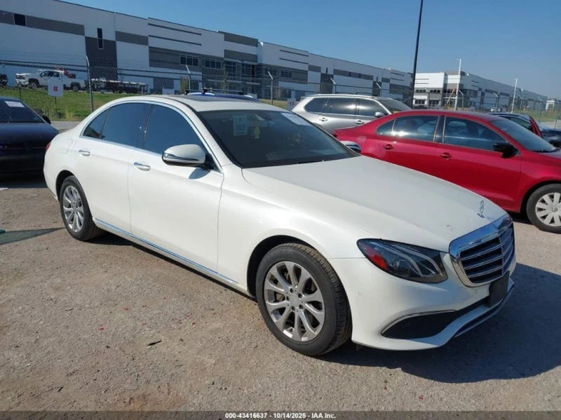 Mercedes-Benz E 300 * 4MATIC * CARFAX * БЕЗ ПЪРВОНАЧАЛНА ВНОСКА - 24650 лв. / 12603.34 € - 19359554 1