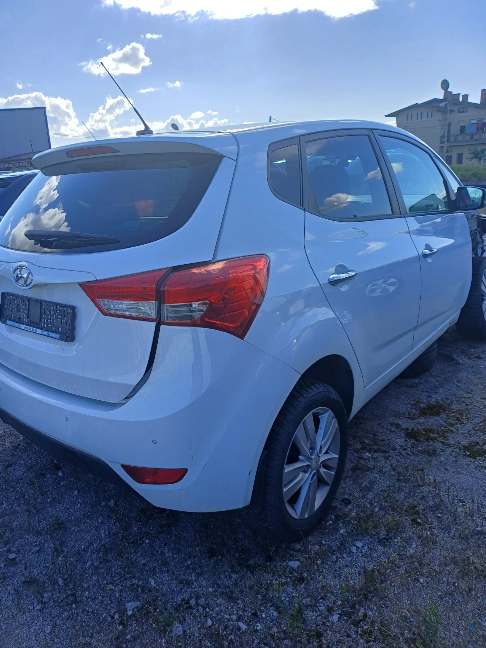 Hyundai Ix20 1.4crdi-на части - изображение 2