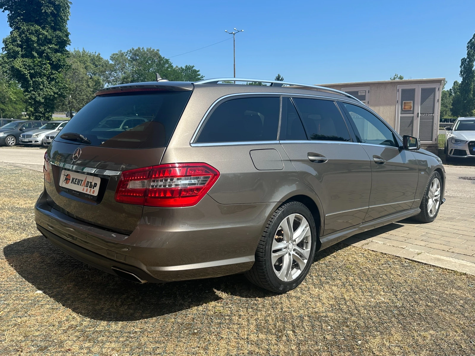 Mercedes-Benz E 350  - изображение 4