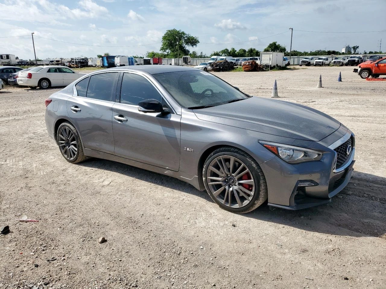 Infiniti Q50 RED SPORT 400 RWD - изображение 4